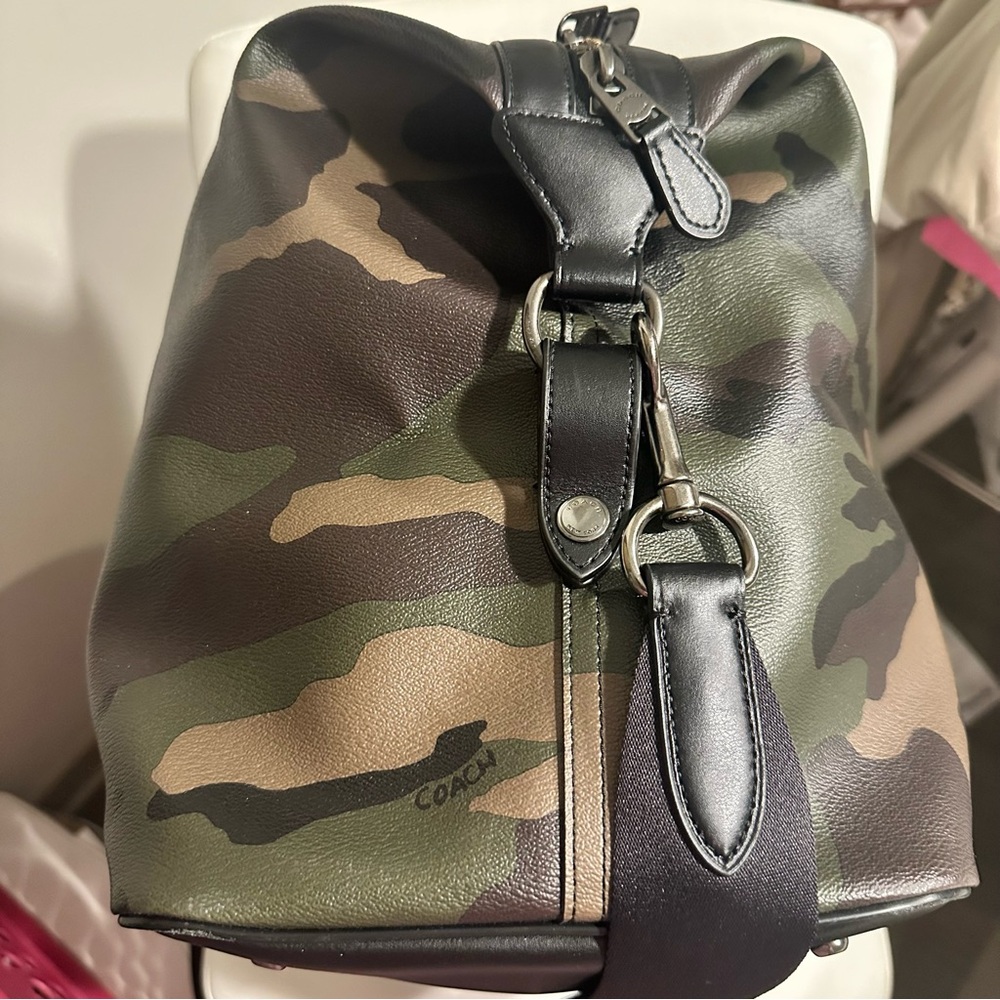 Coach Metropolitan Camo Leather Duffel Bag • Camouflage • Excellent Condition - Picture 3 of 10